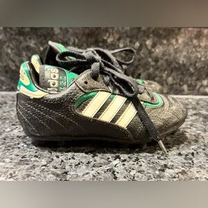 Adidas Diego Soccer cleats #015258 Size 10.5 Boy Black/White/Green "vintage"